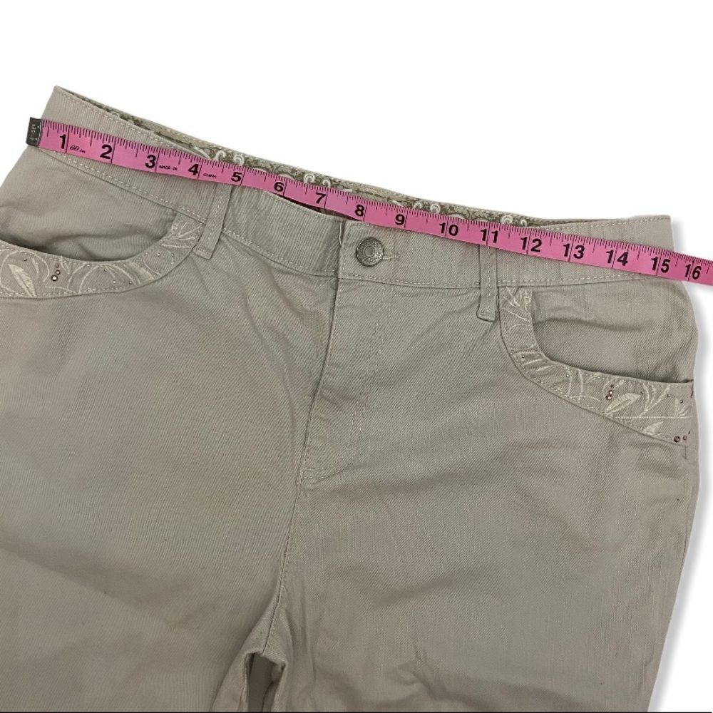 Gloria Vanderbilt Sheila Tan Bermuda Shorts - Picture 9 of 12